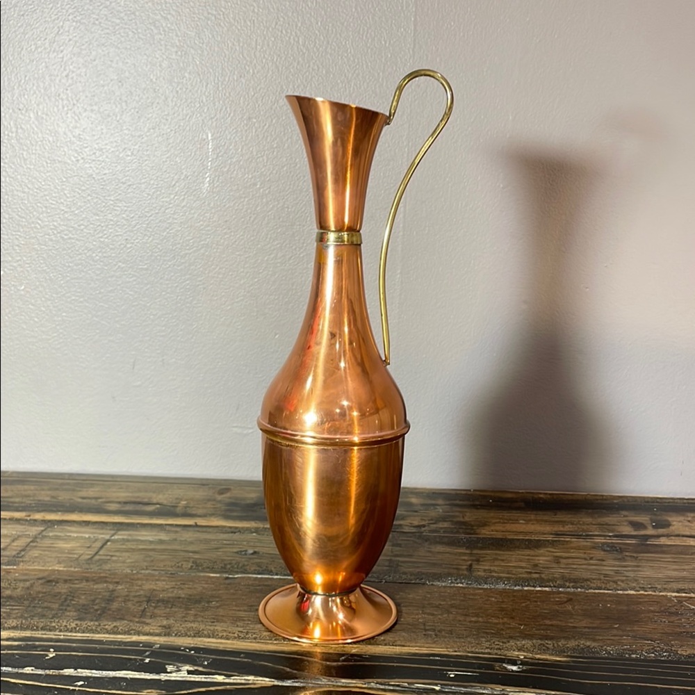 Brass and copper vessel aprox 10-11” in height beautiful vintage! Some hue